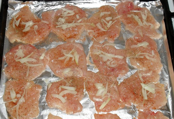 Рецепт Куриная грудка в духовке с сыром