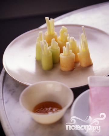 Рецепт Холодные фруктовые суши с медовым соусом