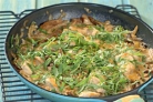 Куриные грудки с грибами в меду