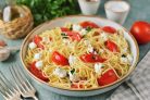 Спагетти с сыром фета и помидорами