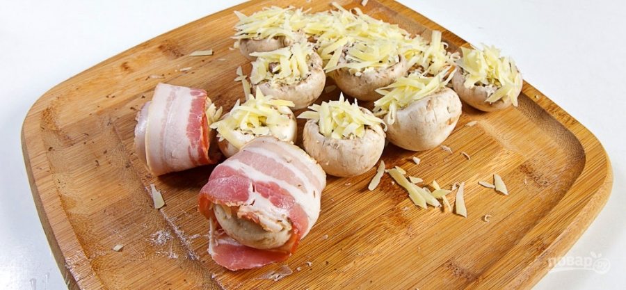 Грибы в беконе с сыром в духовке рецепт с фото пошагово