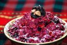 Салат из свеклы, чернослива и грецкого ореха