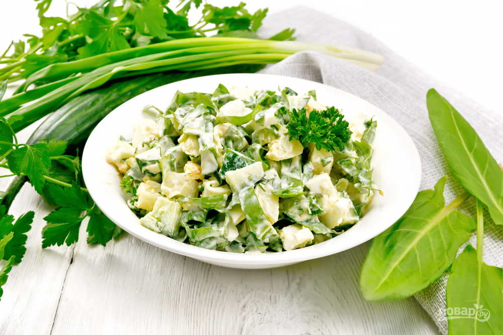 5 полезных салатов с весенней зеленью