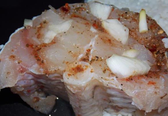 Рецепт Рыба в микроволновке с луком