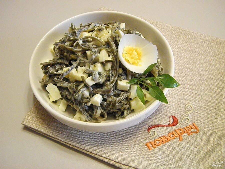 Салат с морской капустой и яйцом и огурцом рецепт с фото