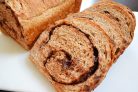 Рулет из хлебного теста с шоколадом