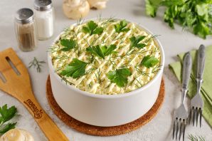 Салат из жареных шампиньонов