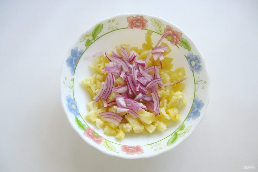 Картофельный салат с колбасой