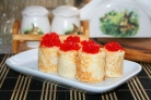 Блинчики с икрой красной