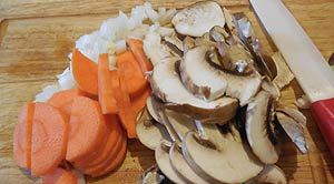 Рецепт Курица с грибами в горшочках