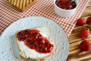 Варенье из клубники с имбирем