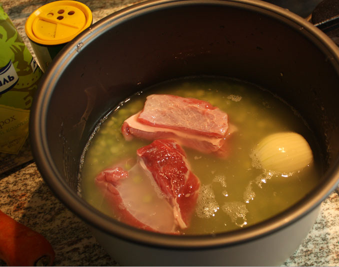 Рецепт Гороховый суп с мясом в мультиварке