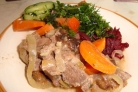 Мясо с черносливом в горшочках