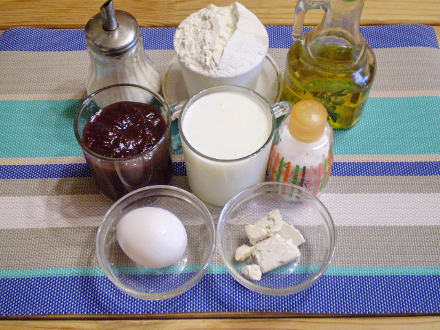 Рецепт Дрожжевой пирог с вареньем