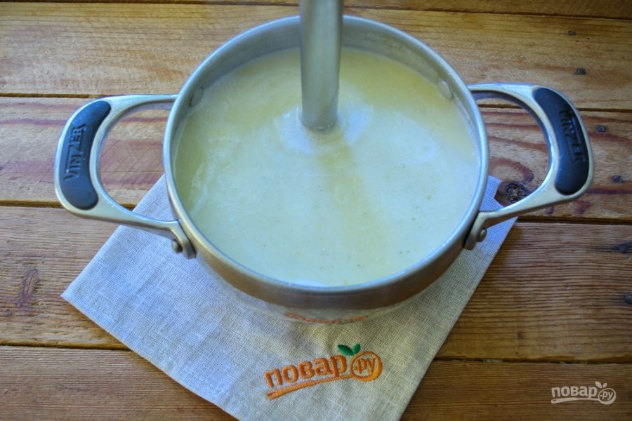 Крем-суп из кабачков с лисичками