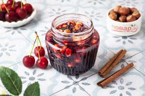 Вишневое варенье с фундуком и пряностями