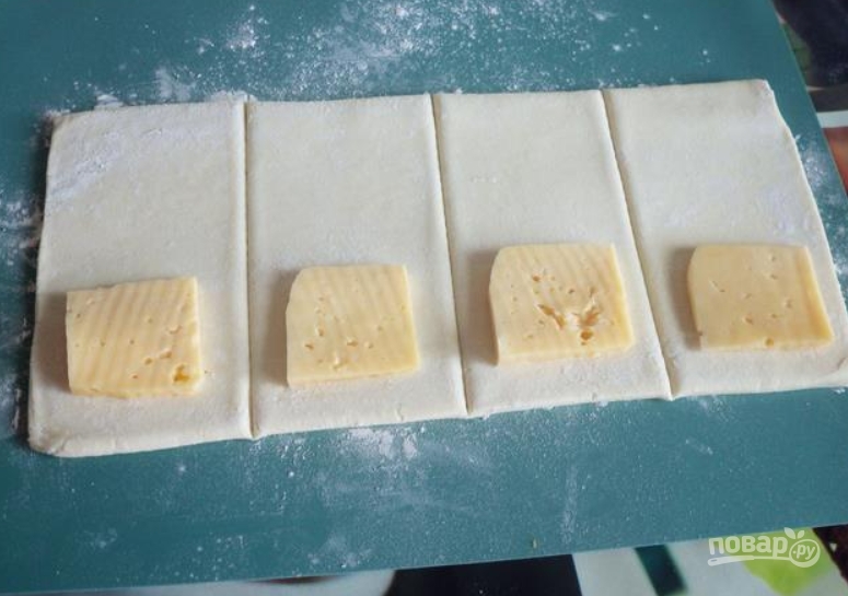 Использовать замороженное тесто. Тесто замороженное дрожжевое. Тесто слоеное дрожжевое замороженное. Заморозки из теста. Как из замороженного теста испечь.