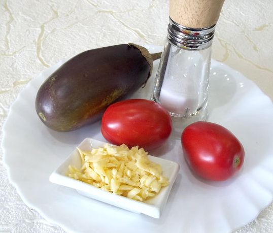 Рецепт Горячая закуска из баклажанов и помидоров под сыром