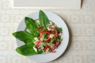 Весенний салат с черемшой и маринованными кабачками