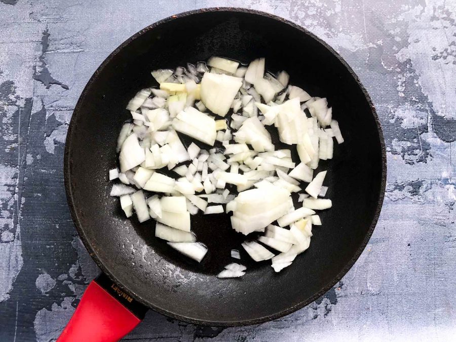 Макароны по швейцарски. Рецепт макарон на швейцарской меренге. Как подогреть макароны на сковороде.