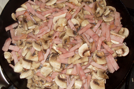 Рецепт Карбонара с ветчиной и грибами