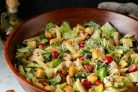 Салат "Цезарь" с макаронами