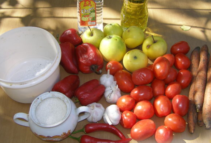 Рецепт Аджика с яблоками и помидорами