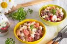 Салат с фасолью, яйцами и помидорами