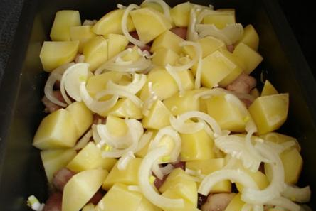 Рецепт Картошка в духовке под соусом