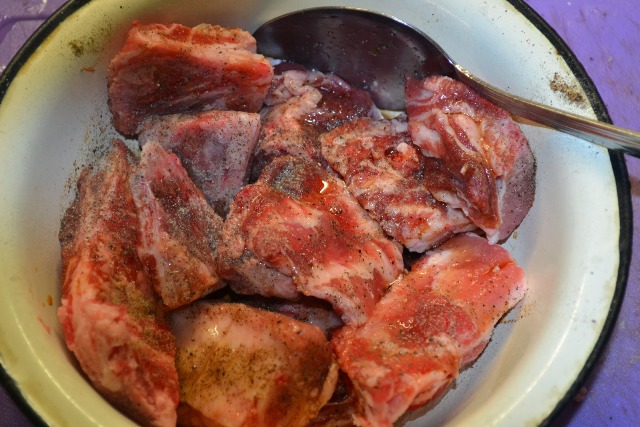 Рецепт Свиные ребрышки с баклажанами