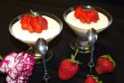 Муссовый десерт на белом шоколаде с клубникой