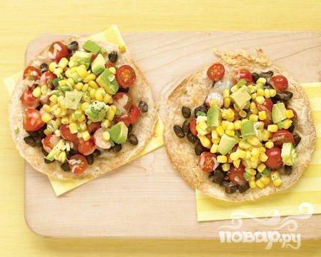 Рецепт Лепешки с черной фасолью и кукурузой