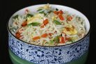 Рис с жареными овощами и яйцом
