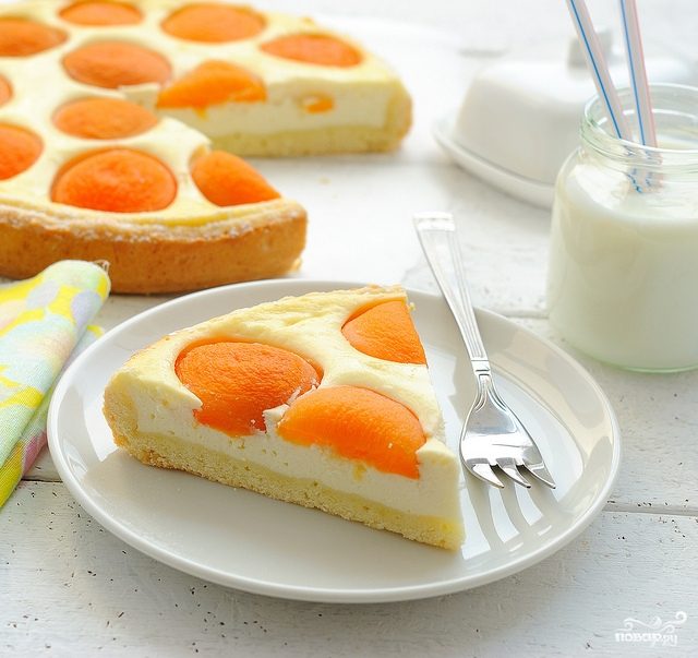 Рецепт Заливной пирог с абрикосами