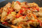 Жареные крылышки и ножки