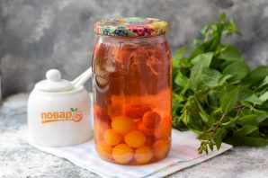 Компот из алычи и клубники на зиму