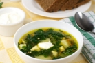 Зеленый борщ с крапивой
