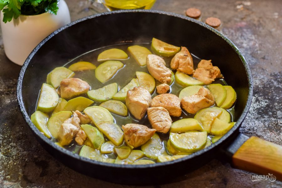 Жареный кабачок с грудкой калорийность