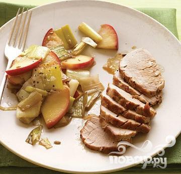 Рецепт Свинина с яблоками и луком