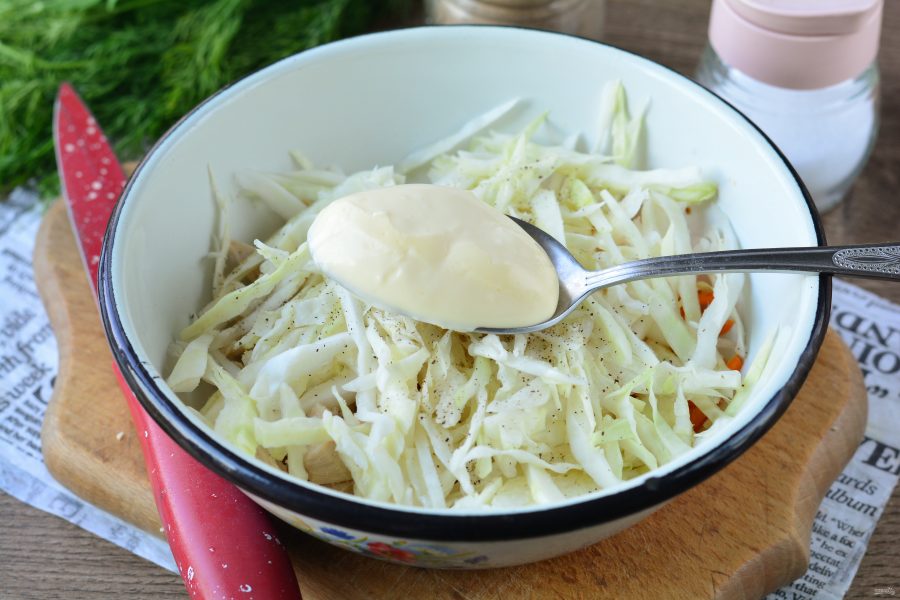 Салат с мясом и свежей капустой