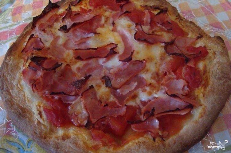 Рецепт Пицца с ветчиной и помидорами