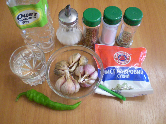 Рецепт Маринованный чеснок быстрого приготовления