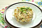 Салат из кальмаров с яйцом и сыром