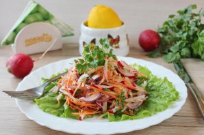 Салат из яблок, моркови и редиски