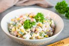Салат с ветчиной, яйцом и кукурузой