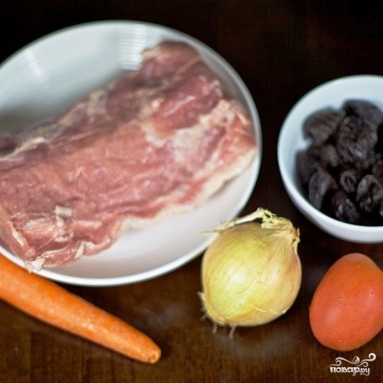 Рецепт Свиной рулет с морковью и черносливом