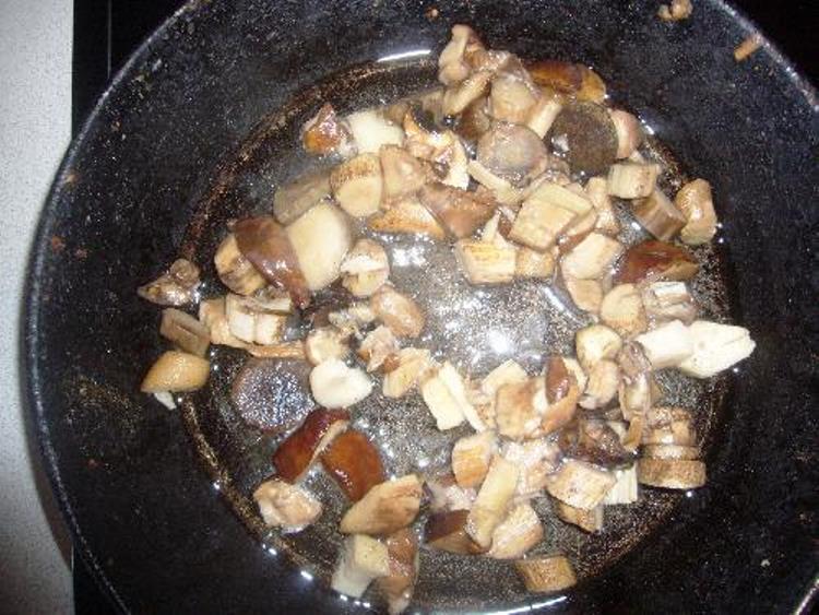 Рецепт Мешочки с курицей и грибами