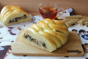 Кулебяка с мясом и грибами