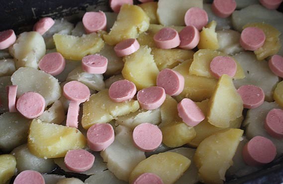 Рецепт Запеканка с сосиской и картошкой