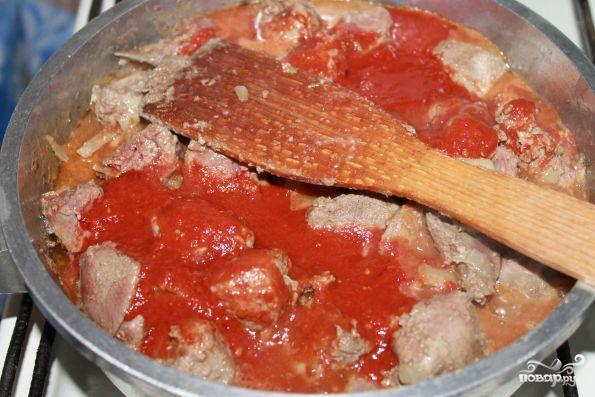 Печень на сковороде с томатной пастой